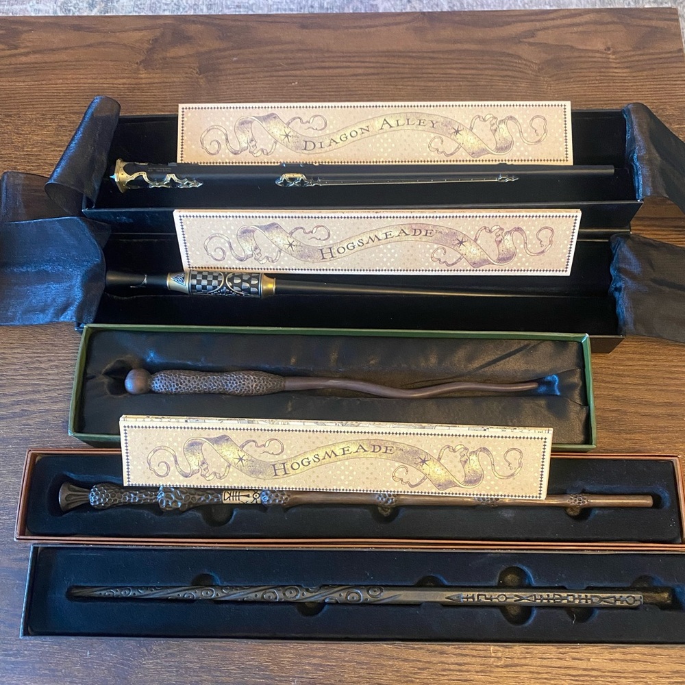 Lot of 5 Harry Potter/Universal Studios Magic Wands